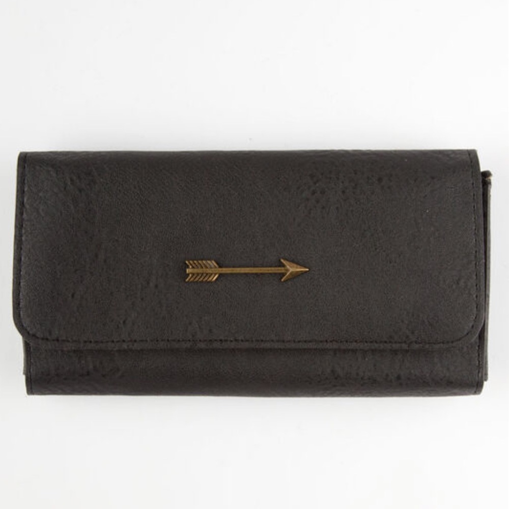 Black arrow wallet